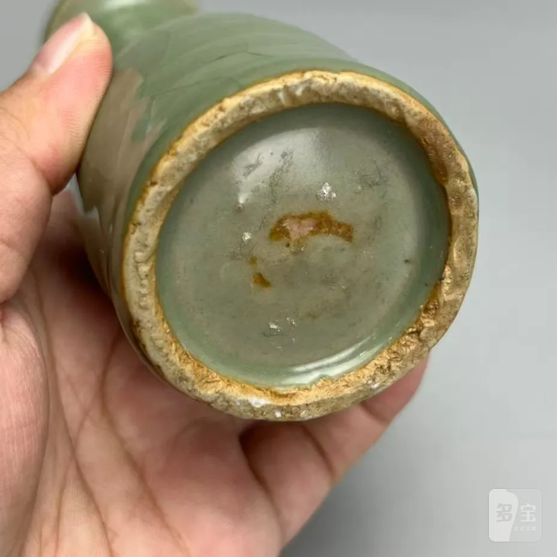 明代 龙泉青釉双耳挂环纸槌瓶一对 - 图10